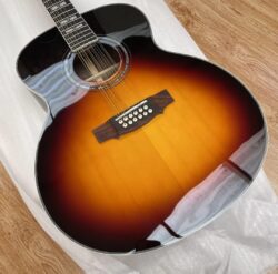 La guitare Guil F-2512E Deluxe Westerly