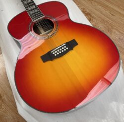 La guitare Guil F-2512E Deluxe Westerly
